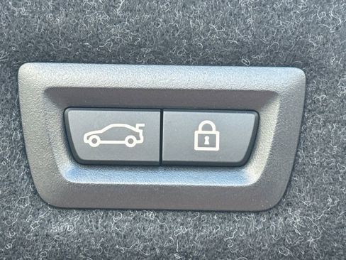 Used 2023 BMW 530i xDrive w/ Premium Package image 19