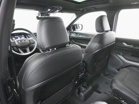 New 2025 Jeep Grand Cherokee L Altitude image 24