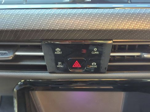 Used 2024 Volkswagen Golf R image 18