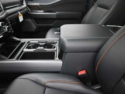 New 2026 Ford F250 Lariat w/ Black Appearance Package image 21