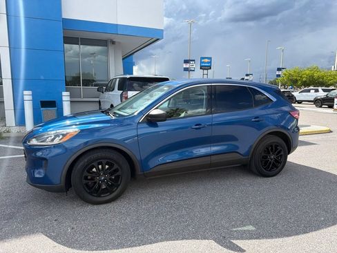 Used 2022 Ford Escape SE FWD image 3