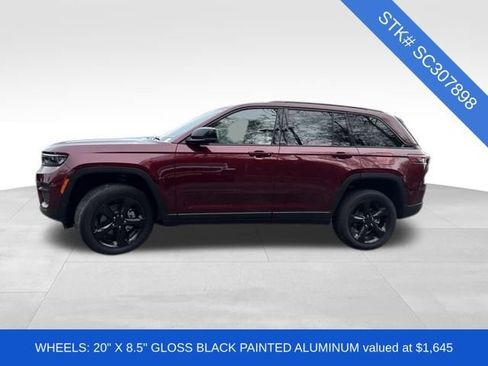 New 2025 Jeep Grand Cherokee Altitude image 4