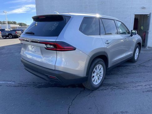 Used 2025 Toyota Grand Highlander XLE image 10