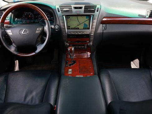 Used 2008 Lexus LS 460 RWD image 2
