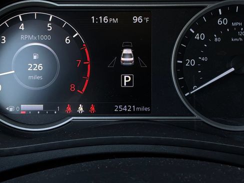Used 2025 Nissan Versa SV FWD image 34