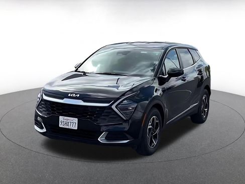 Used 2025 Kia Sportage LX image 7