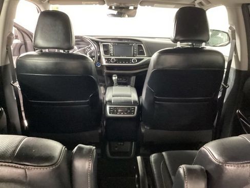 Used 2017 Toyota Highlander Limited Platinum AWD/4WD image 22