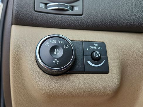 Used 2012 Buick Enclave Leather w/ LPO, Cargo Convenience Pkg FWD image 16