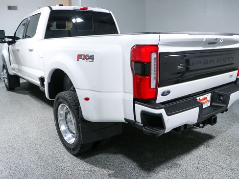 Used 2025 Ford F450 Platinum w/ FX4 Off-Road Package AWD/4WD image 9