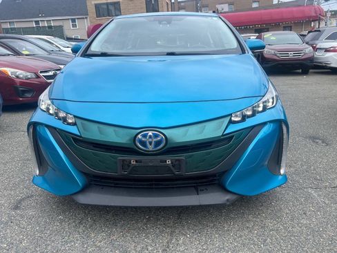 Used 2017 Toyota Prius Prime Premium FWD image 3