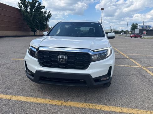 Used 2025 Honda Passport EX-L image 14