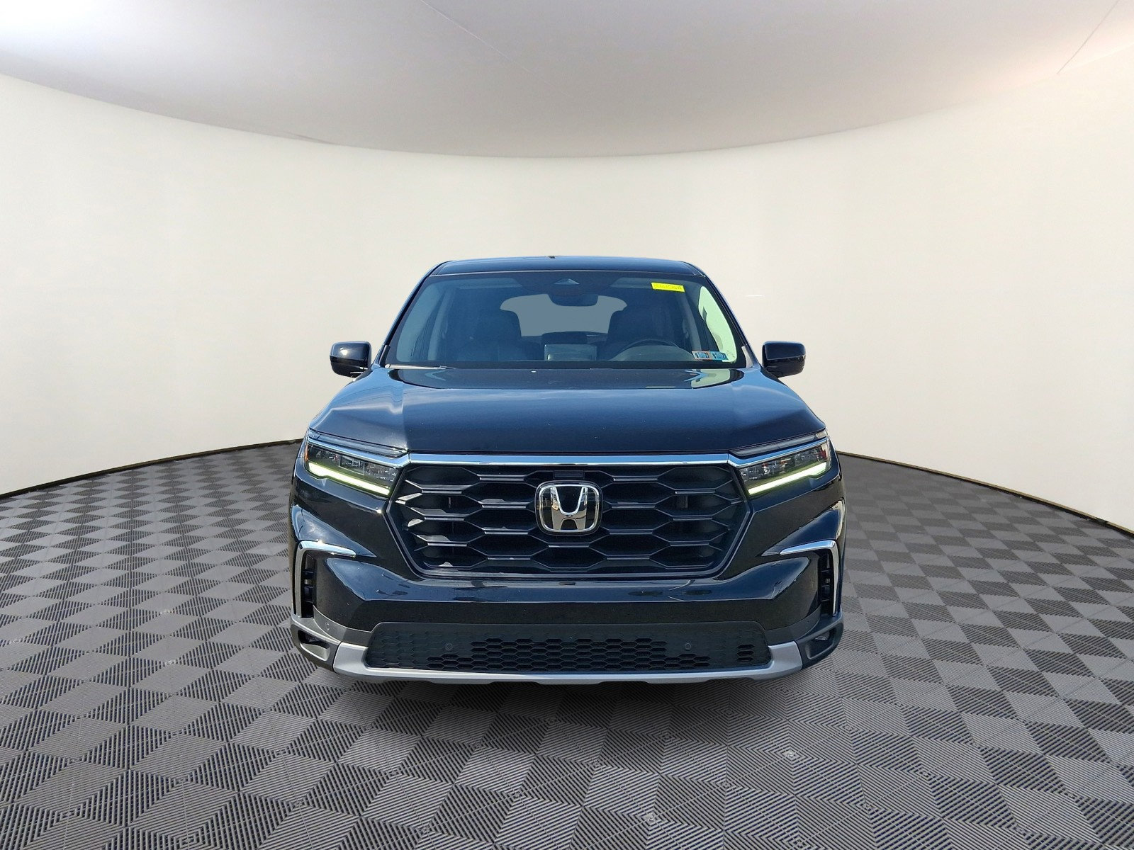 Used 2025 Honda Pilot EX-L image 2