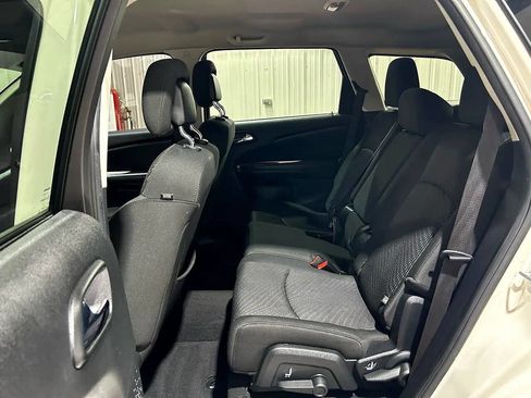 Used 2018 Dodge Journey SE image 20