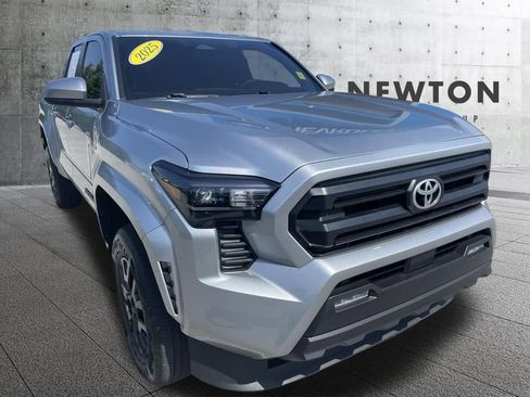 Used 2025 Toyota Tacoma SR5 RWD image 1