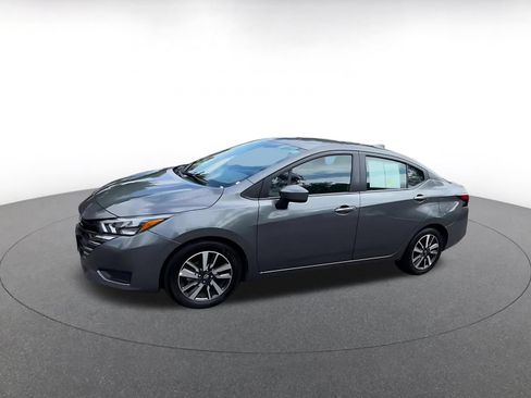 Used 2025 Nissan Versa SV FWD image 8