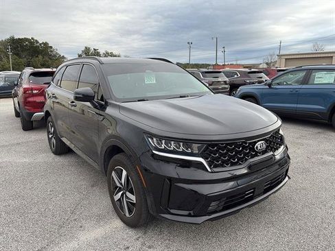 Used 2021 Kia Sorento EX image 2