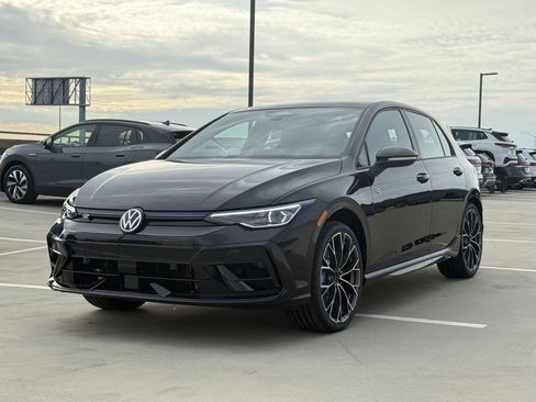 New 2026 Volkswagen Golf image 3