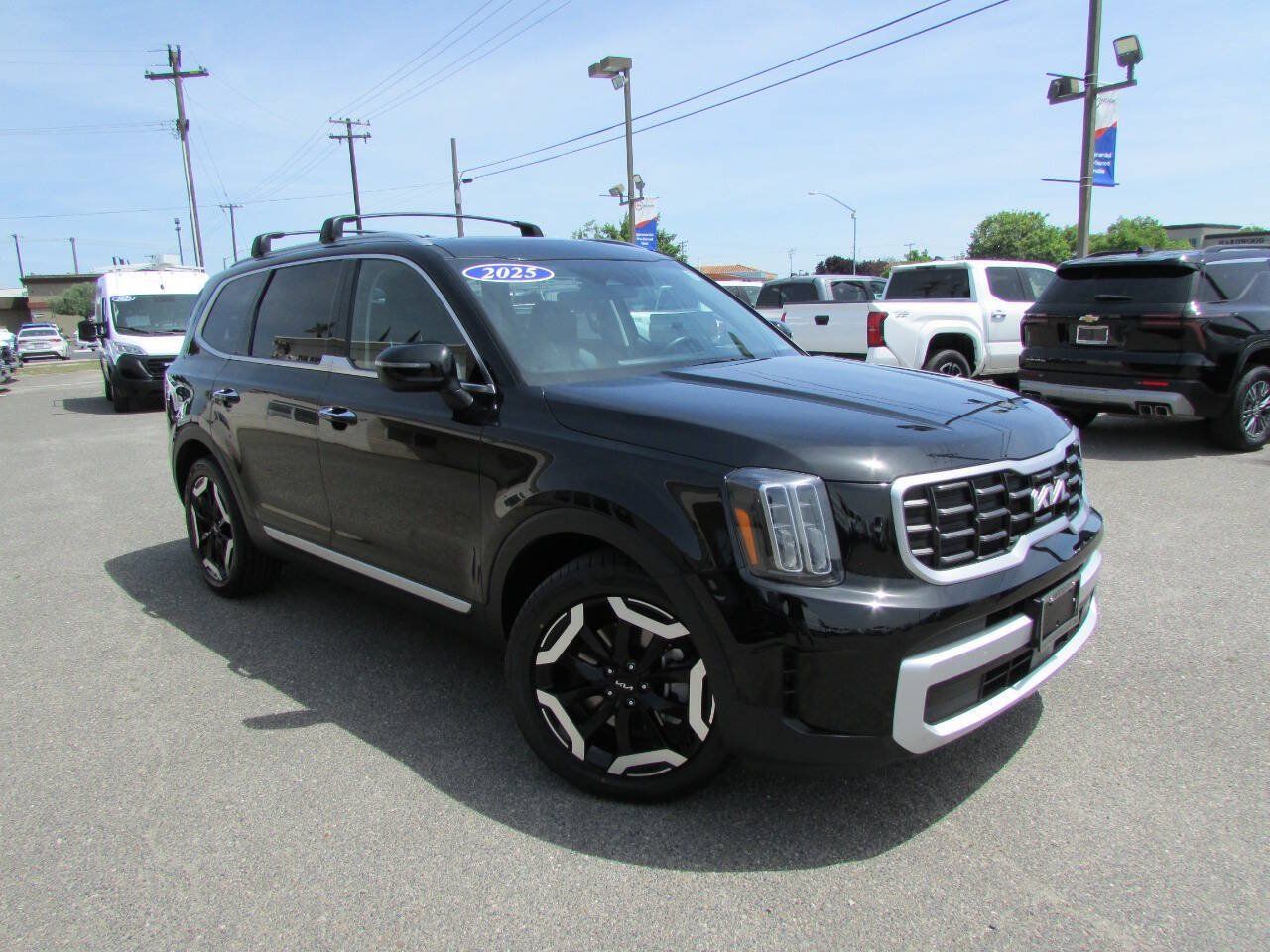 Used 2025 Kia Telluride S AWD/4WD image 2