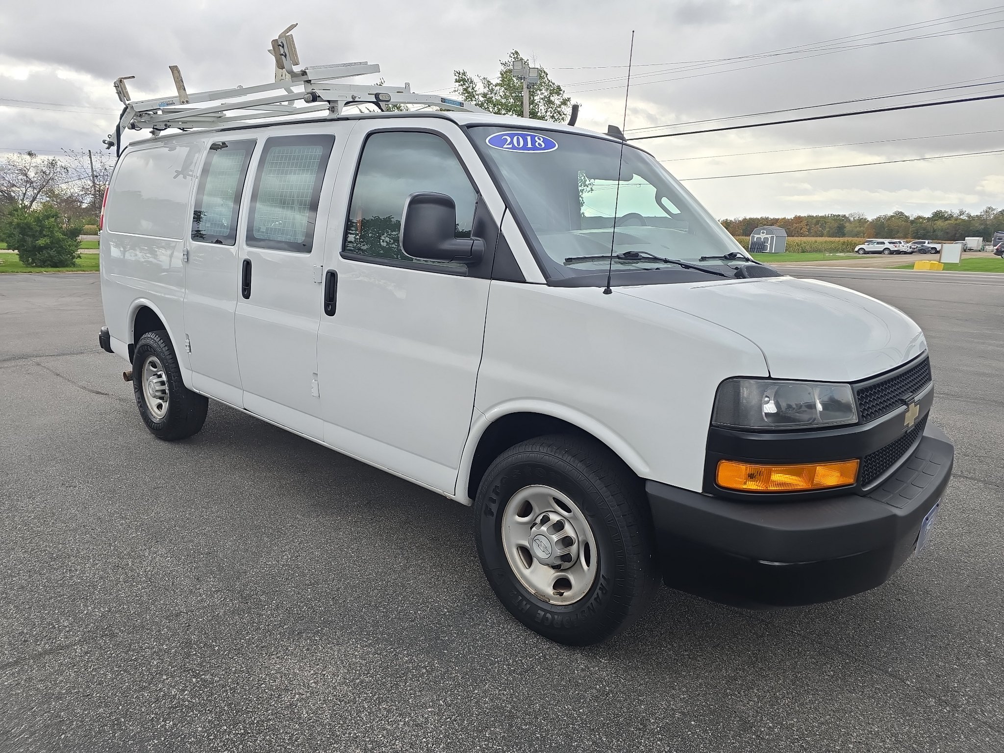 Used 2018 Chevrolet Express 2500 w/ Driver Convenience Package RWD image 4