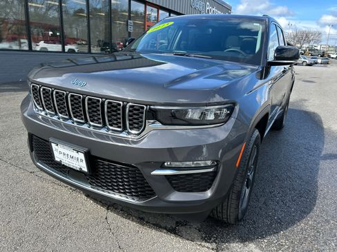 Used 2023 Jeep Grand Cherokee 4WD 4xe image 13
