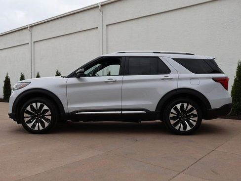 Used 2025 Ford Explorer Platinum w/ LUX Leather Package AWD/4WD image 4