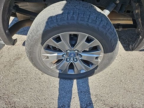 Used 2016 Ford F150 Lariat w/ Equipment Group 502A Luxury image 12