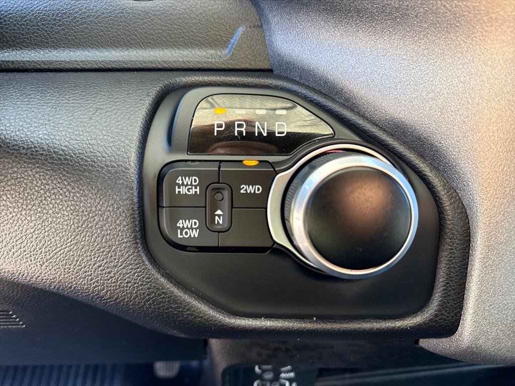 Used 2024 RAM 2500 Tradesman w/ Chrome Appearance Group AWD/4WD image 12