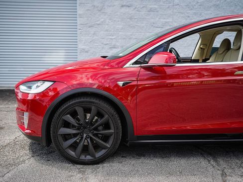 Used 2017 Tesla Model X 90D AWD/4WD image 11