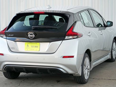 Used 2025 Nissan Leaf S image 45