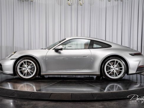 Used 2025 Porsche 911 Carrera image 6