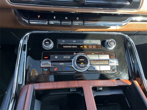 Used 2022 Lincoln Navigator Reserve image 28