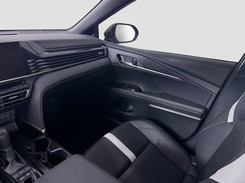 Certified 2025 Toyota Camry SE FWD image 16