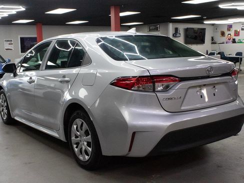 Used 2023 Toyota Corolla LE image 5