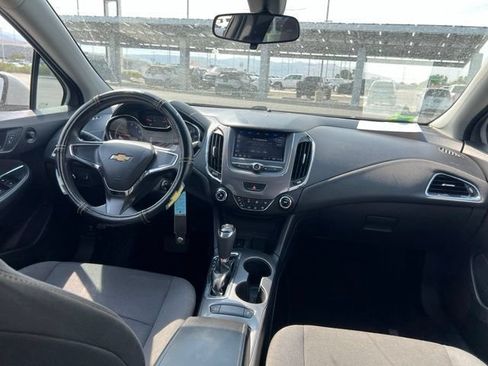 Used 2019 Chevrolet Cruze LS FWD image 29