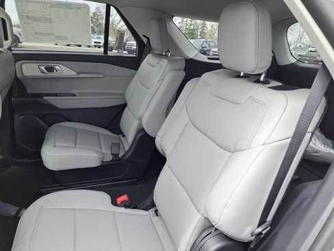 New 2026 Ford Explorer Active w/ Active Comfort Package AWD/4WD image 17