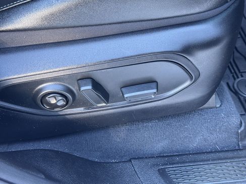 Used 2023 Jeep Grand Cherokee Limited image 14