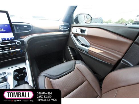 Used 2023 Ford Explorer King Ranch w/ Technology Package AWD/4WD image 11