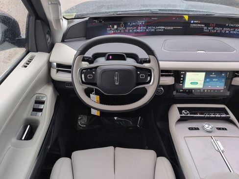 New 2026 Lincoln Navigator Premiere AWD/4WD image 16