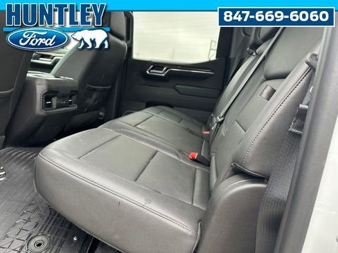 Used 2022 Chevrolet Silverado 1500 LT Trail Boss w/ Convenience Package II AWD/4WD image 9