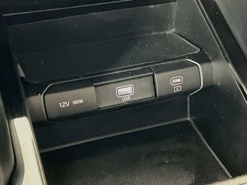 Used 2023 Kia Telluride LX AWD/4WD image 21