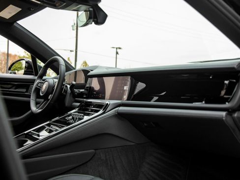 Certified 2026 Porsche Panamera RWD image 43
