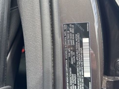 Certified 2025 Volvo XC60 B5 Plus AWD/4WD image 28