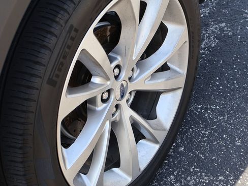 Used 2023 Ford Explorer Platinum AWD/4WD image 25