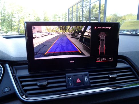 Used 2024 Audi Q5 2.0T Premium w/ Convenience Package image 13