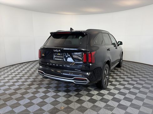 Certified 2022 Kia Sorento EX w/ Panoramic Sunroof Package image 10