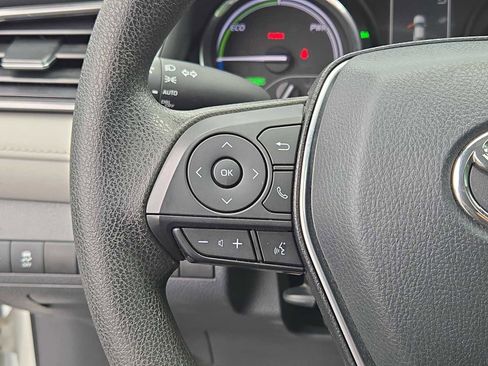 Used 2020 Toyota Camry LE image 22