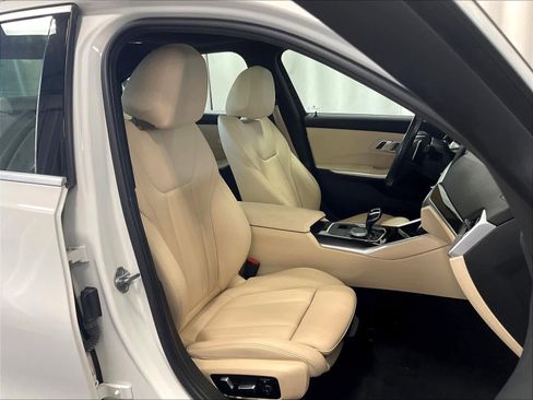 Used 2019 BMW 330i xDrive Sedan w/ Premium Package image 11