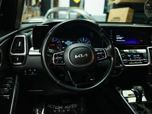 Used 2022 Kia Sorento SX FWD image 17