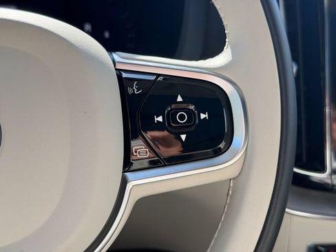 Certified 2024 Volvo XC60 B5 Plus AWD/4WD image 27