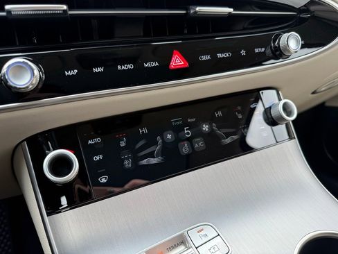 Used 2026 Genesis GV70 2.5T Advanced image 28